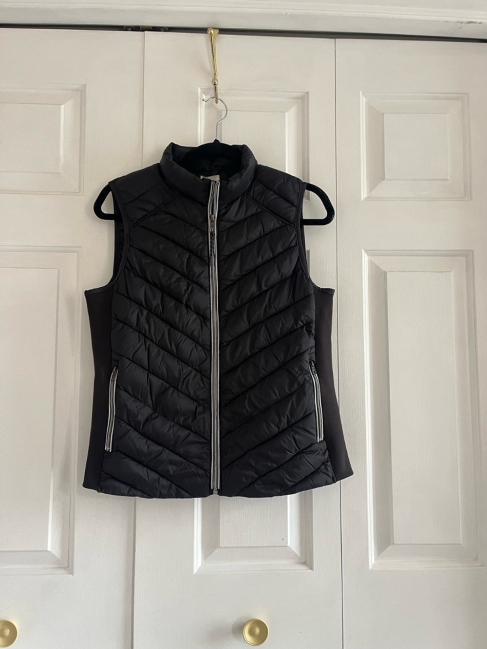 GAP Black Quilted Puffer Vest - Women's Sleeveless Jacket